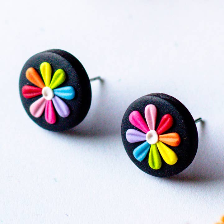 Slow Day Studios – wholesale Stud/post earrings – Small Rainbow Daisy Flower Black Polymer Clay Stud Earrings0