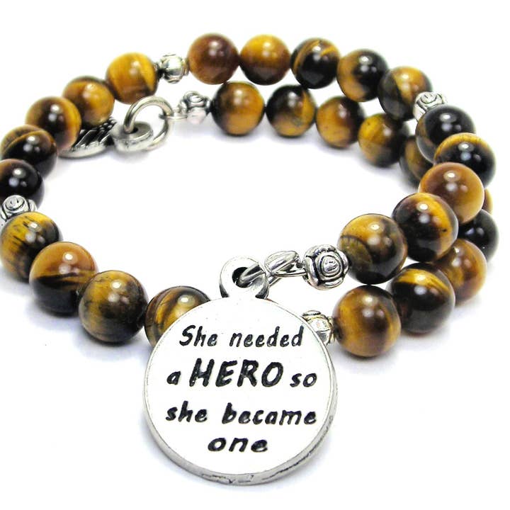 Hun havde brug for en HELT, så hun blev en Tiger øje wrap armbånd for engroshandel hos Chubby Chico Charms