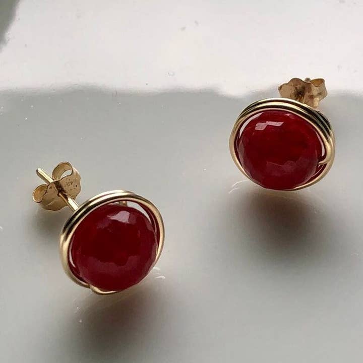 Ruby Stud Øreringe for engroshandel hos AyaKazari