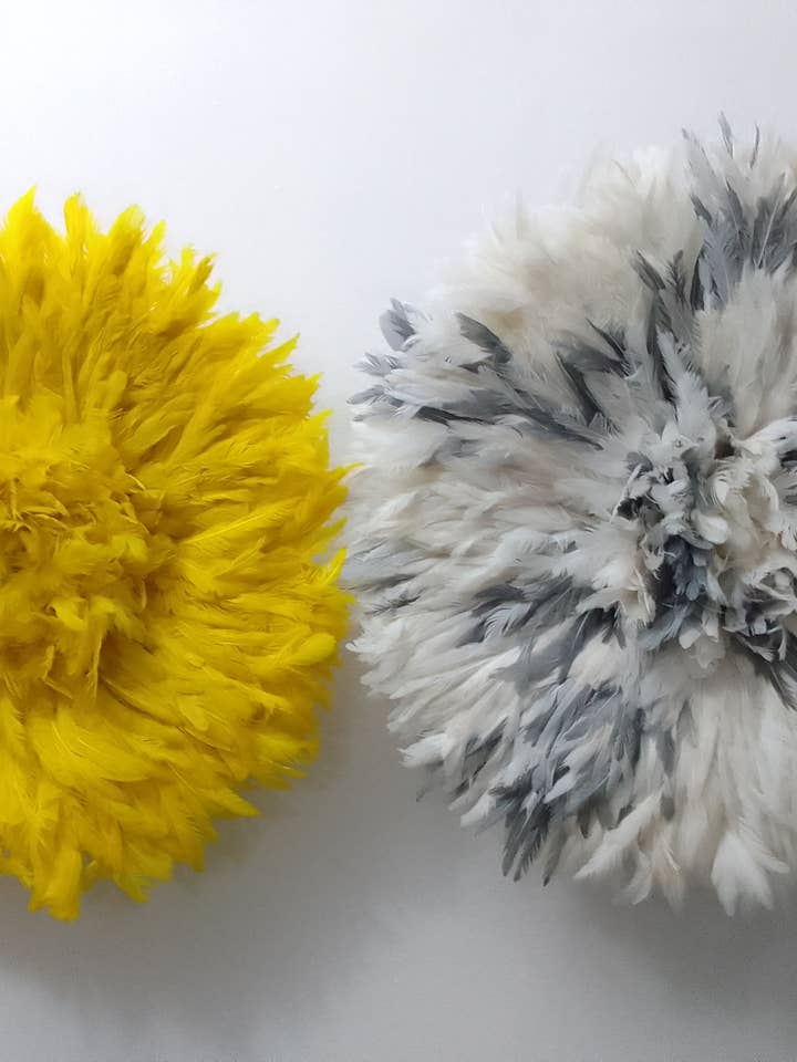 Ensemble de 02 juju hats jaune, blanc et gris pour la vente par HOME DECOR FR
