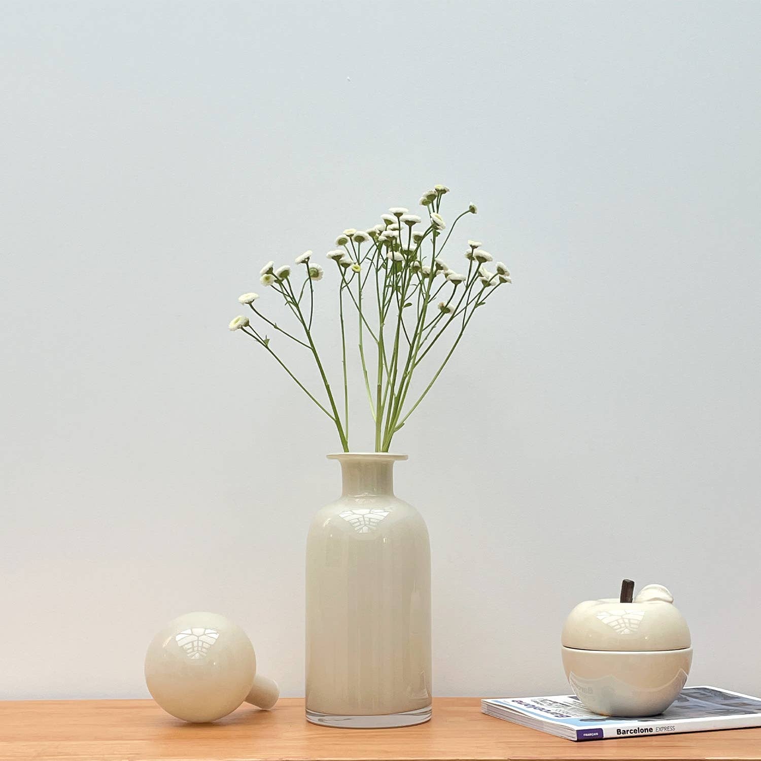 Opjet Paris – wholesale Jar/filled candle – White patchouli pom' glow candle D9.8 H10.2cm2