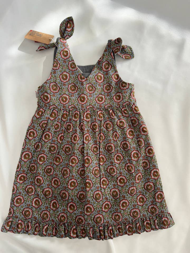 Yo Baby - Wholesale Dress - Kids - Reversible Solid Grey Corduroy & Grey Floral Printed Ruffle Dress6