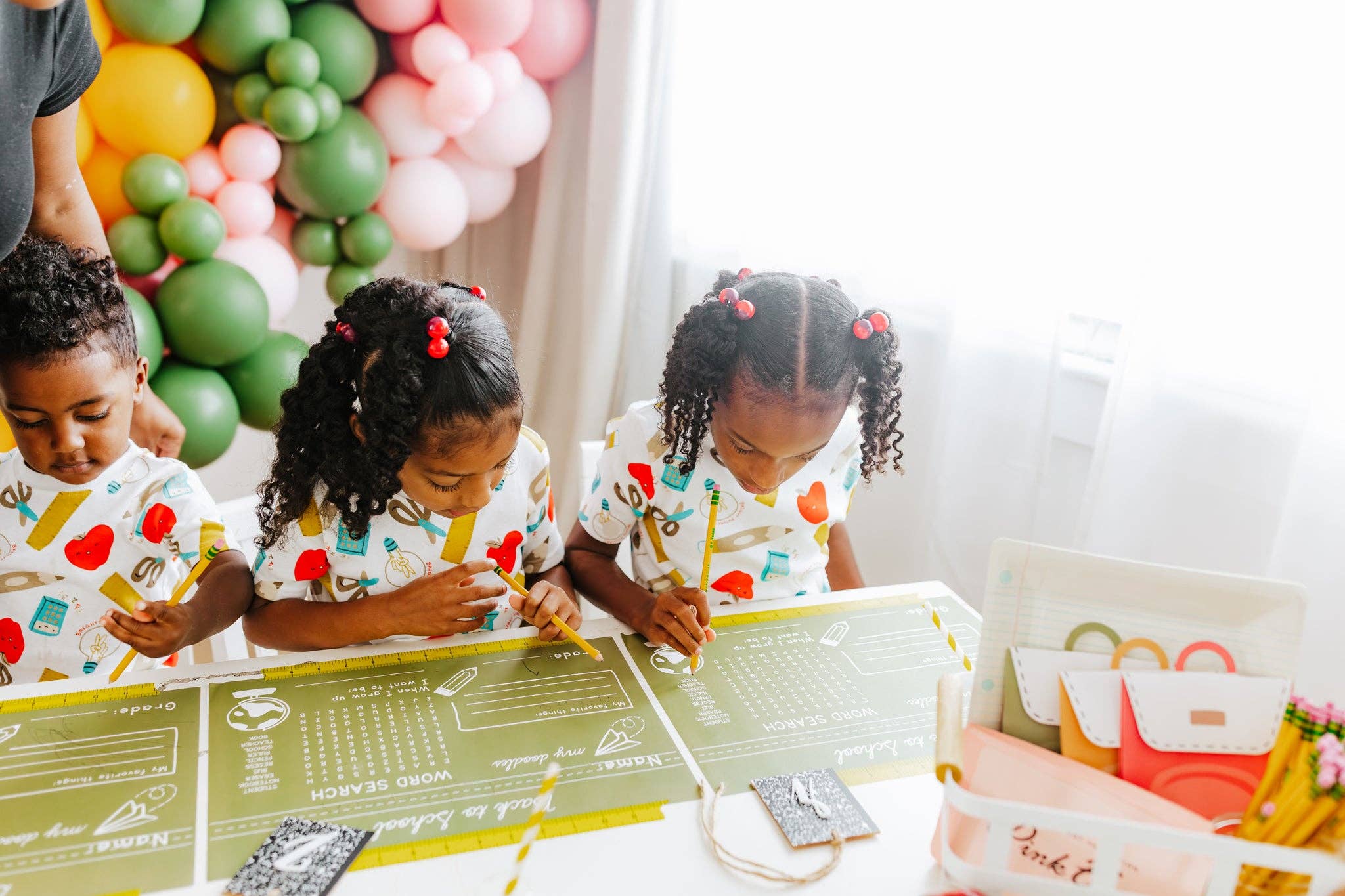 My Mind’s Eye – Engroshandel Engangdækkeserviet – BTS921 - Anledninger Af Shakira - Tilbage Til Skole Grøn Tavle Bordskåner6