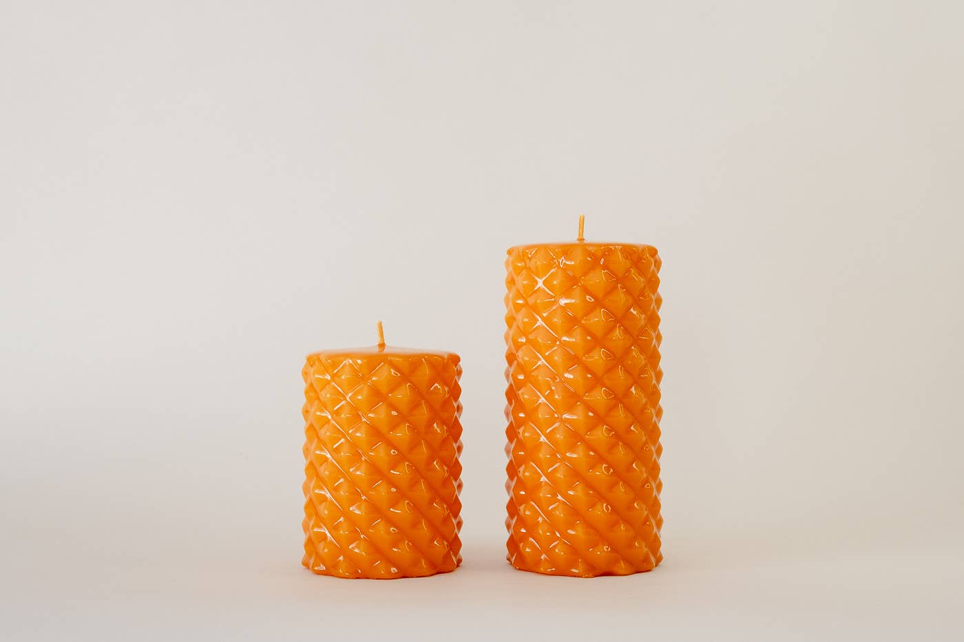 Manulena – wholesale Pelarljus – Stolpljus Tropical med lackade piggar, stor, orange1