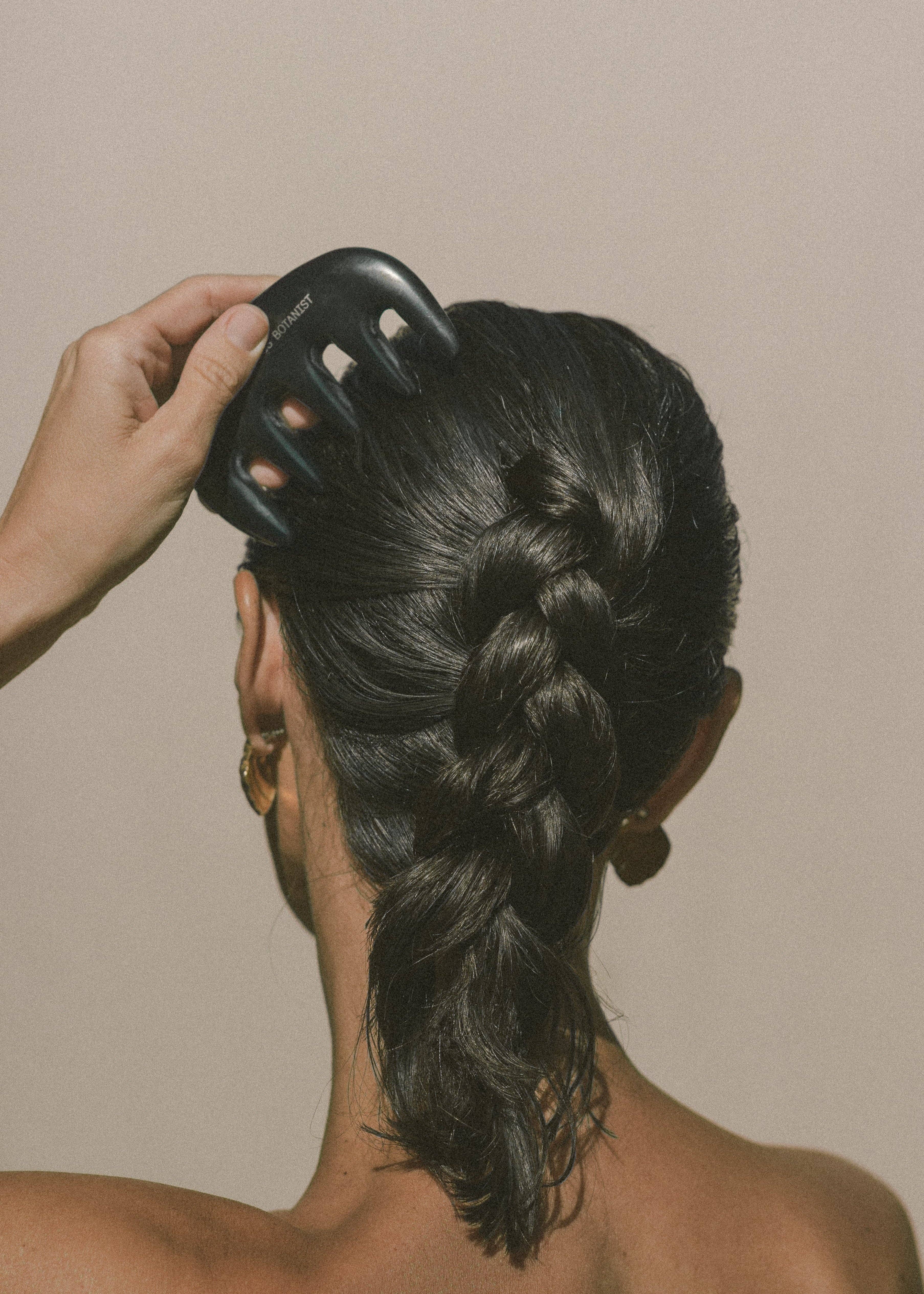 Conscious Botanist - Wholesale Head Scratcher/Massager - The Scalp Gua Sha1