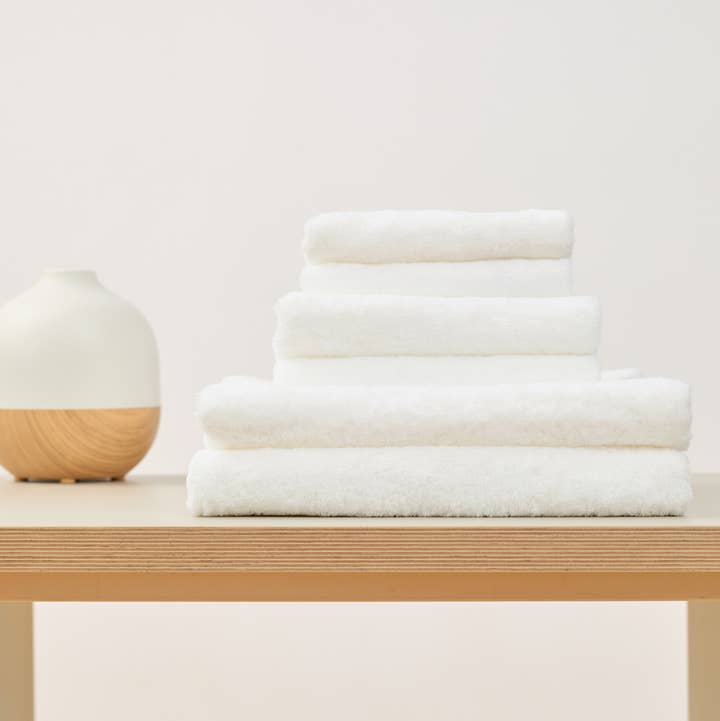 UCHINO Blissful Towel - White for wholesale by UCHINO