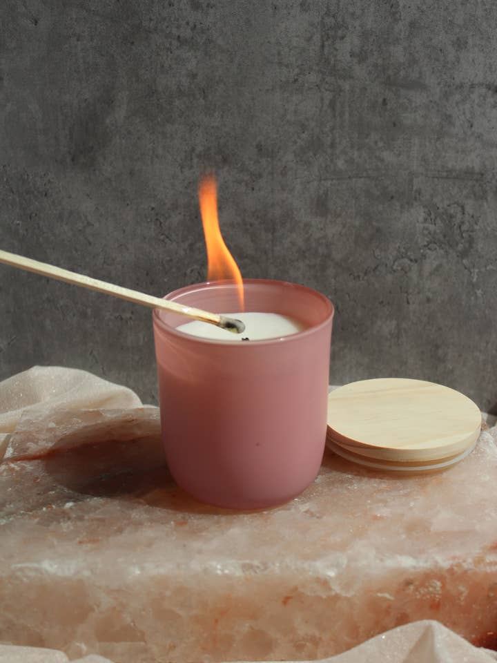 AURA Eco-friendly glass jar scented candle in Fig Tree for wholesale by Esselle