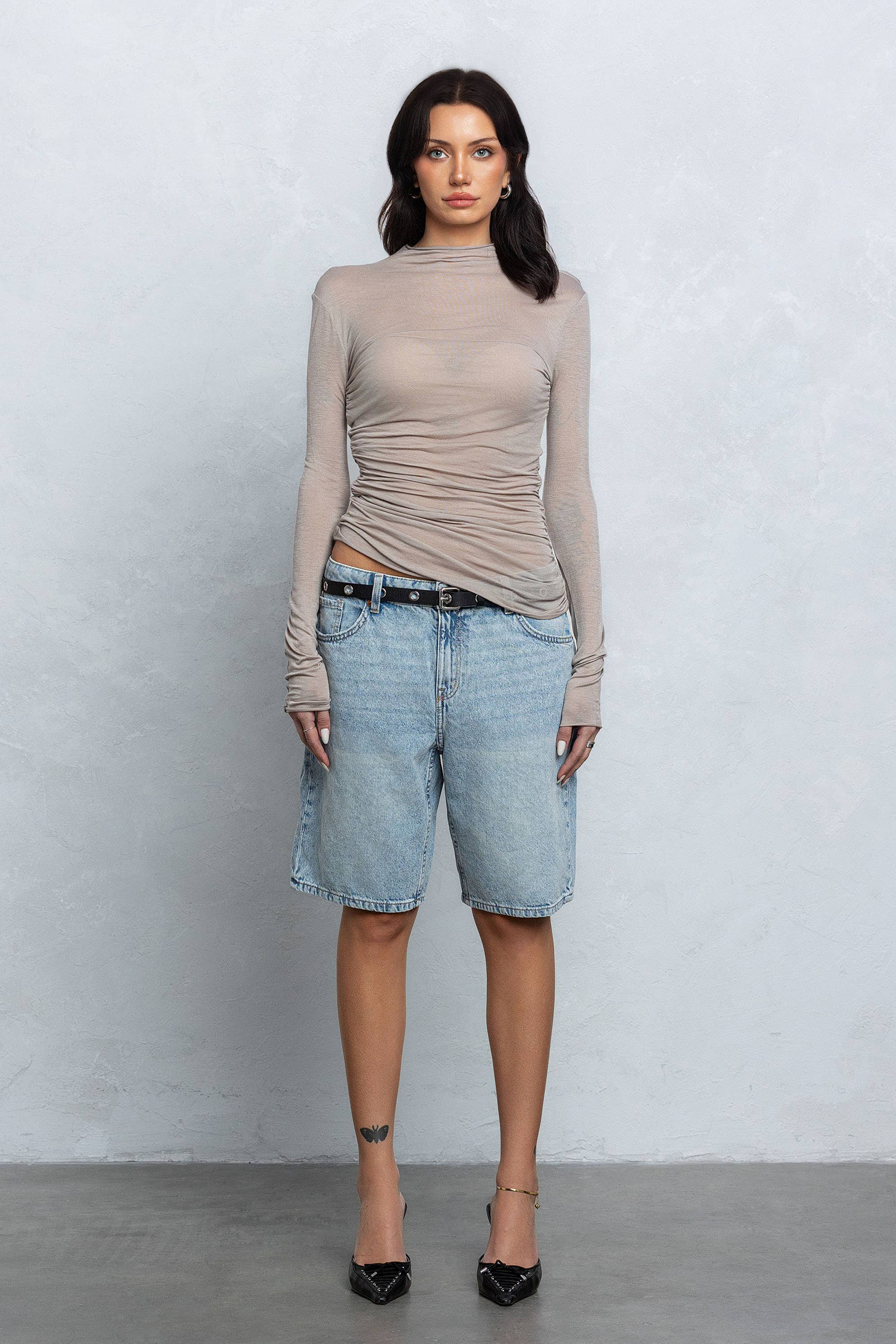 No Vacancy – Engroshandel Bluse - Dame – Gennemsigtig langærmet top med rynket hals9