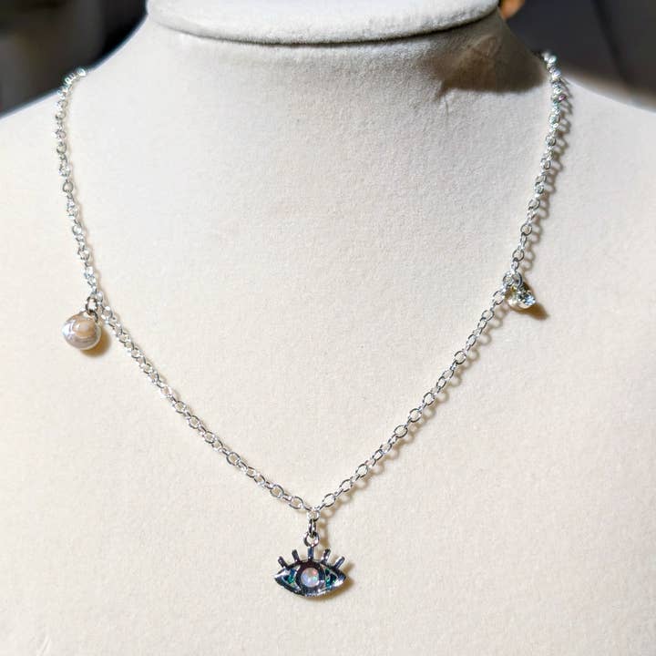 Opal 'onde øje' vedhængshalskæde - sølvbelagt for engroshandel hos TillyPad Studios