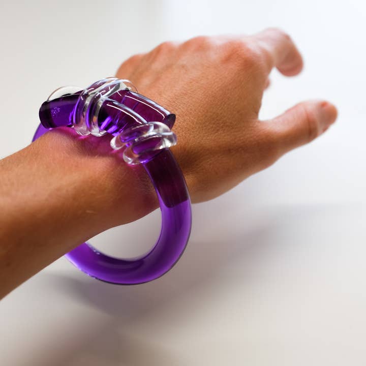 Chofa Jewelry - Wholesale Bangle Bracelet - Handcrafted Acrylic Knot Bangle Bracelet | Made in Miami14