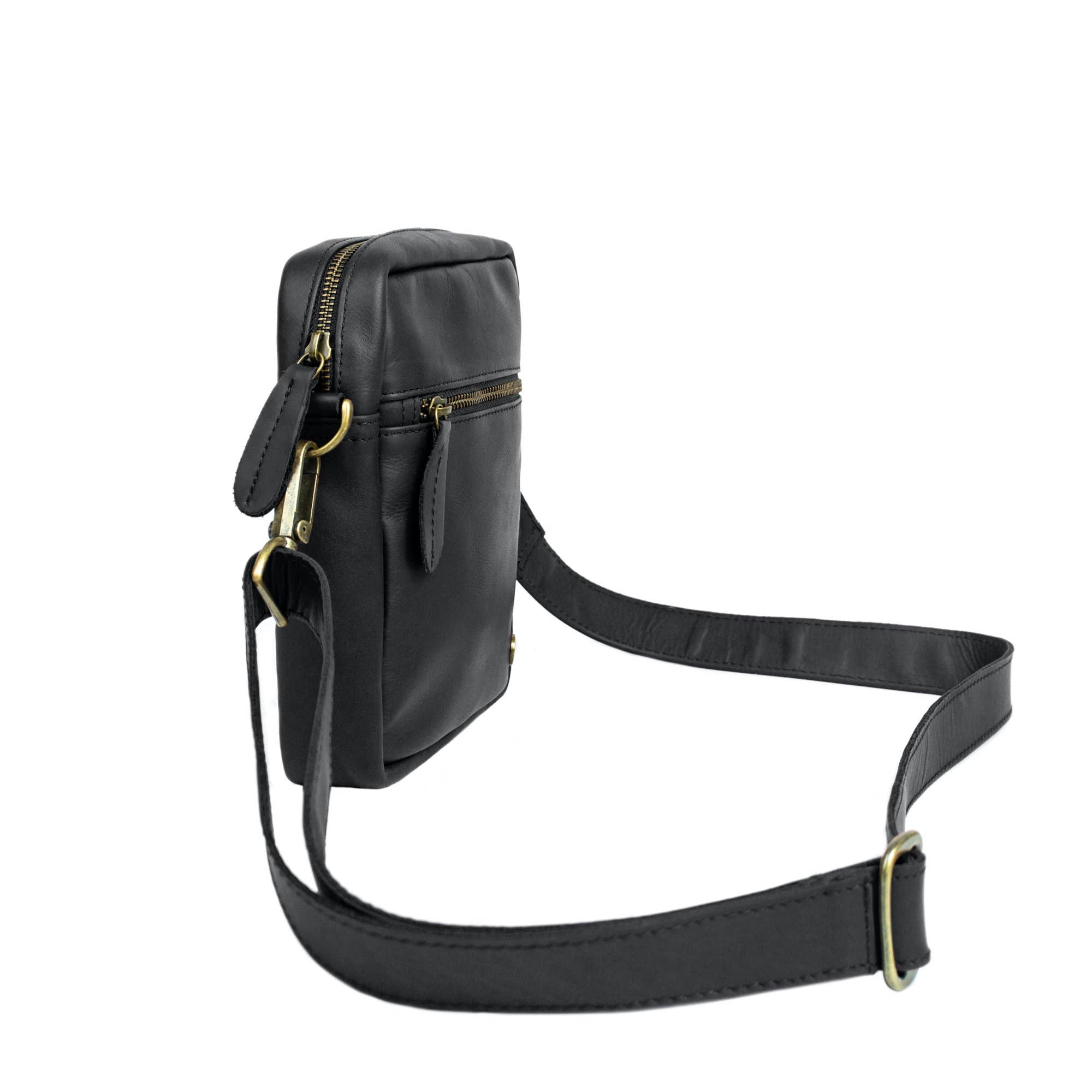 MAHI Leather - Wholesale Crossbody Bag - Men's - The Classic Flight Bag3