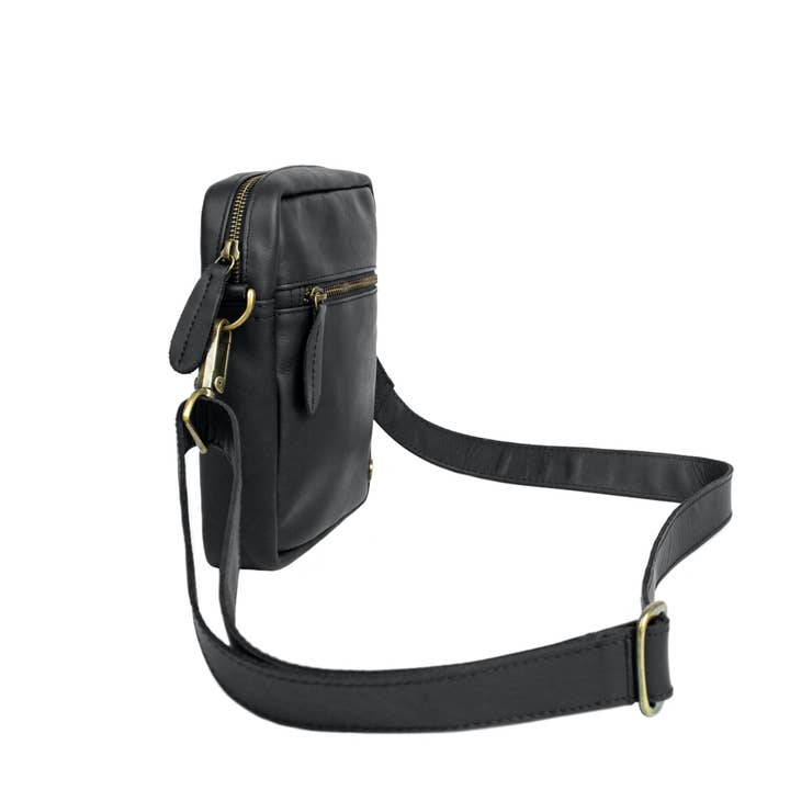 MAHI Leather - Wholesale Crossbody Bag - Men's - The Classic Flight Bag3