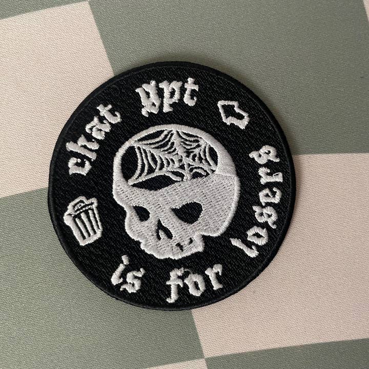 Chat GPT est pour les perdants | Écusson brodé illustré en cercle pour la vente par Predictable Art