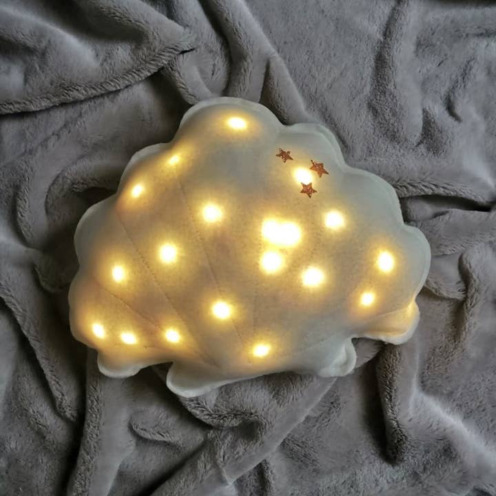 Seashell light decoration for wholesale by Jolie bibi & son mini