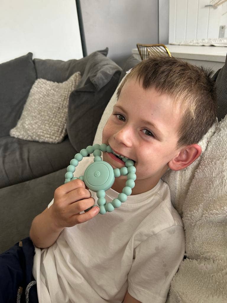 LoveHugs – Großhandel Beißspielzeug (ohne Clip) – Baby – Vibrierendes Kauspielzeug - Kaubare Spielzeuge für Autismus & Beißspielzeug für Kleinkinder6