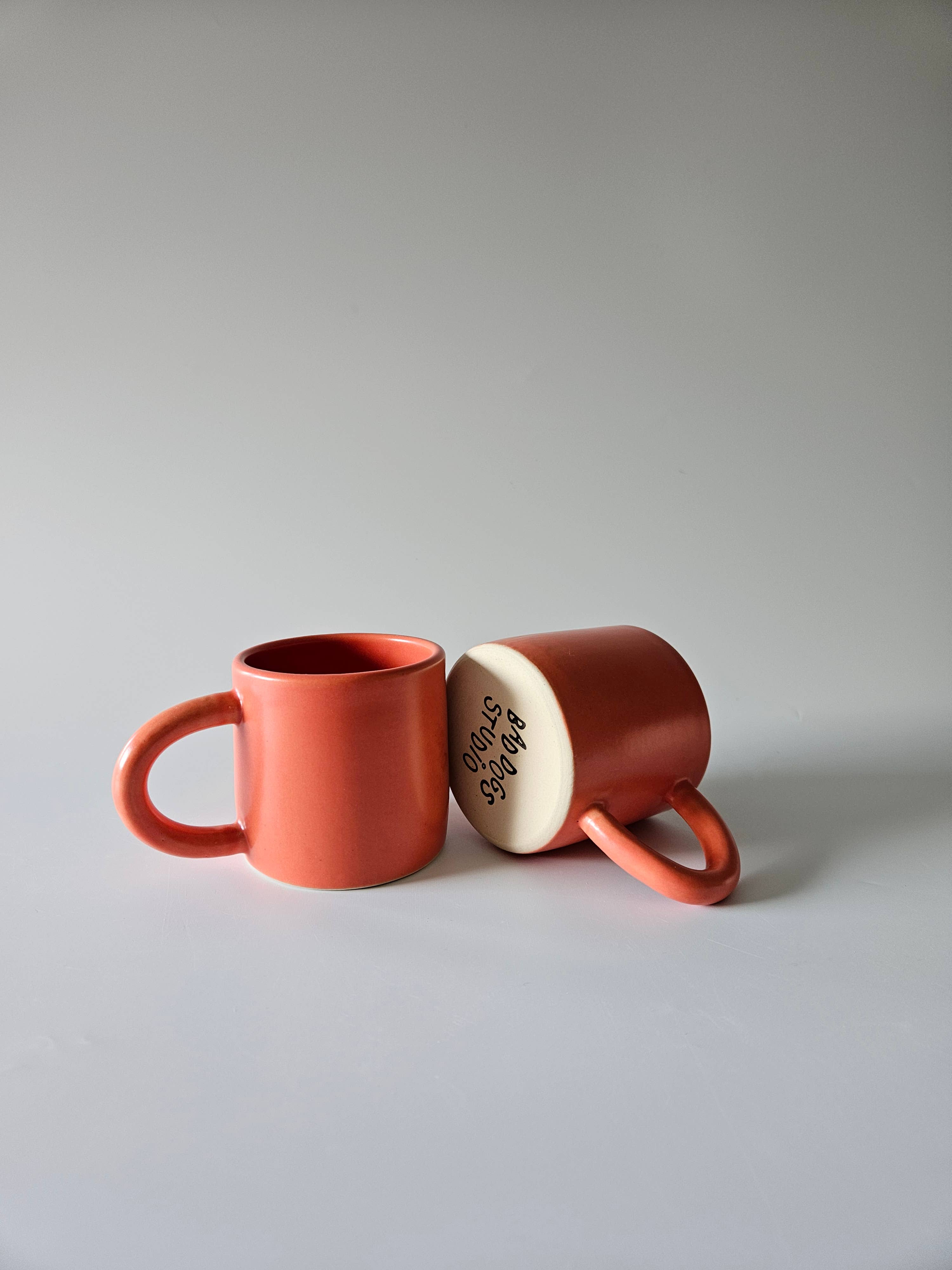 Bad Dogs Studio – Engroshandel Kaffekrus – Classic krus • Håndlavet keramisk farverigt kaffekrus7