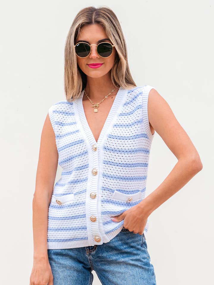 Veda V-hals Gouden Knopen Elegante Sweater Vest voor wholesale door Poppy Lee Lane