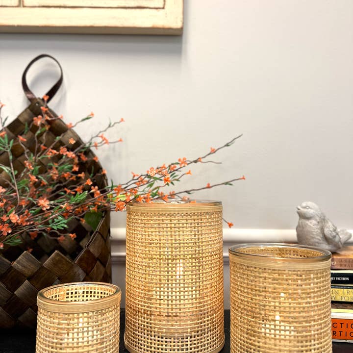 Vagabond Vintage – wholesale Candle holder – WEAVED RATTAN WRAPPED GLASS VASE/CANDLE HOLDER1