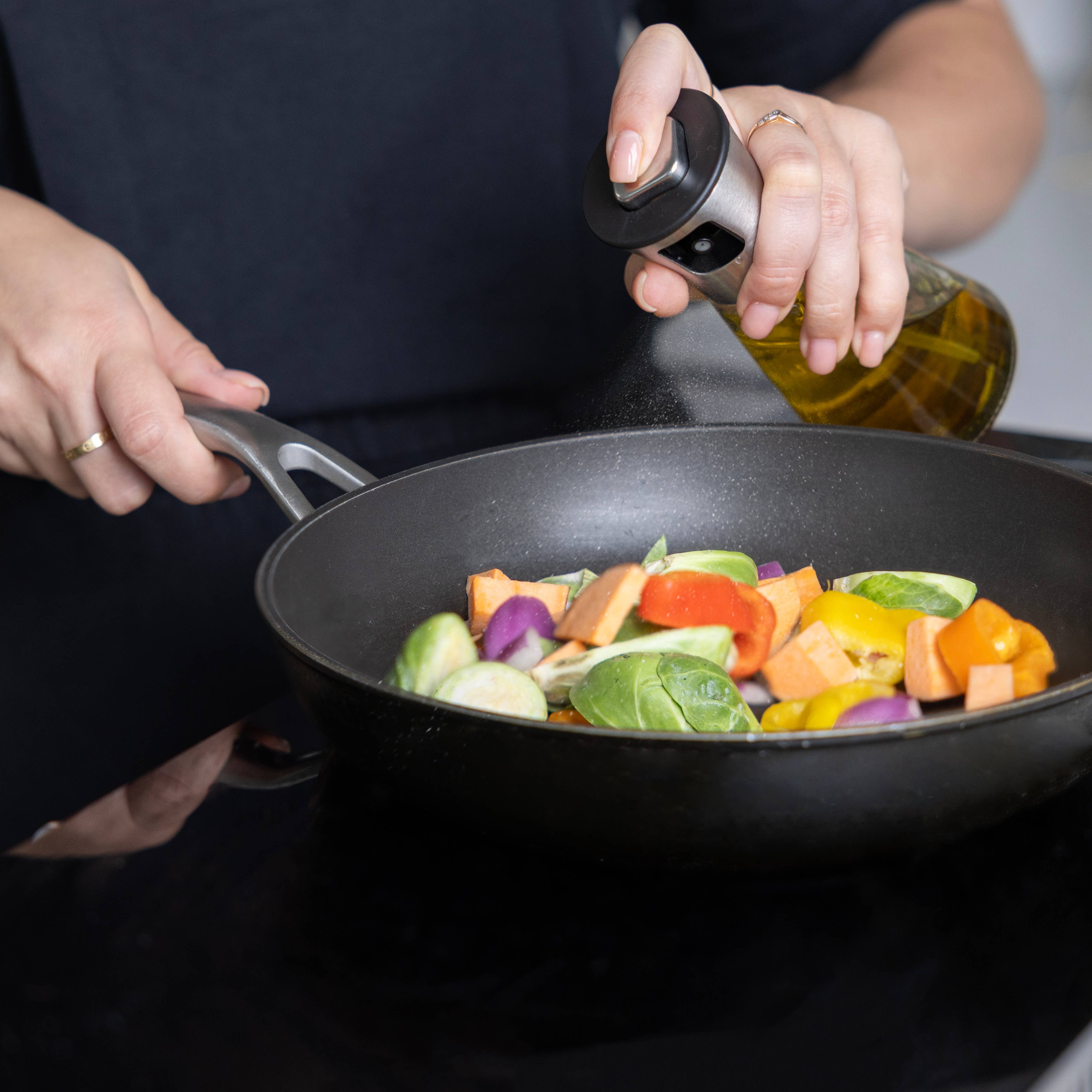 Fox Run Brands – Engroshandel Olie- og eddikedispenser – Fox Run Brands glas sprayflaske til olivenolie, 200 ml3