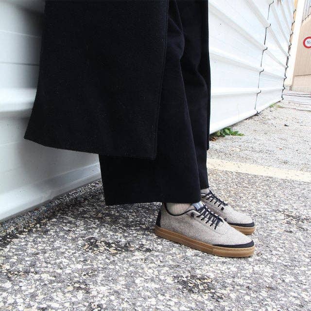 Peper Schwarz Urban Wooler - Pfefferschwarz für den Großhandel auf Faire7