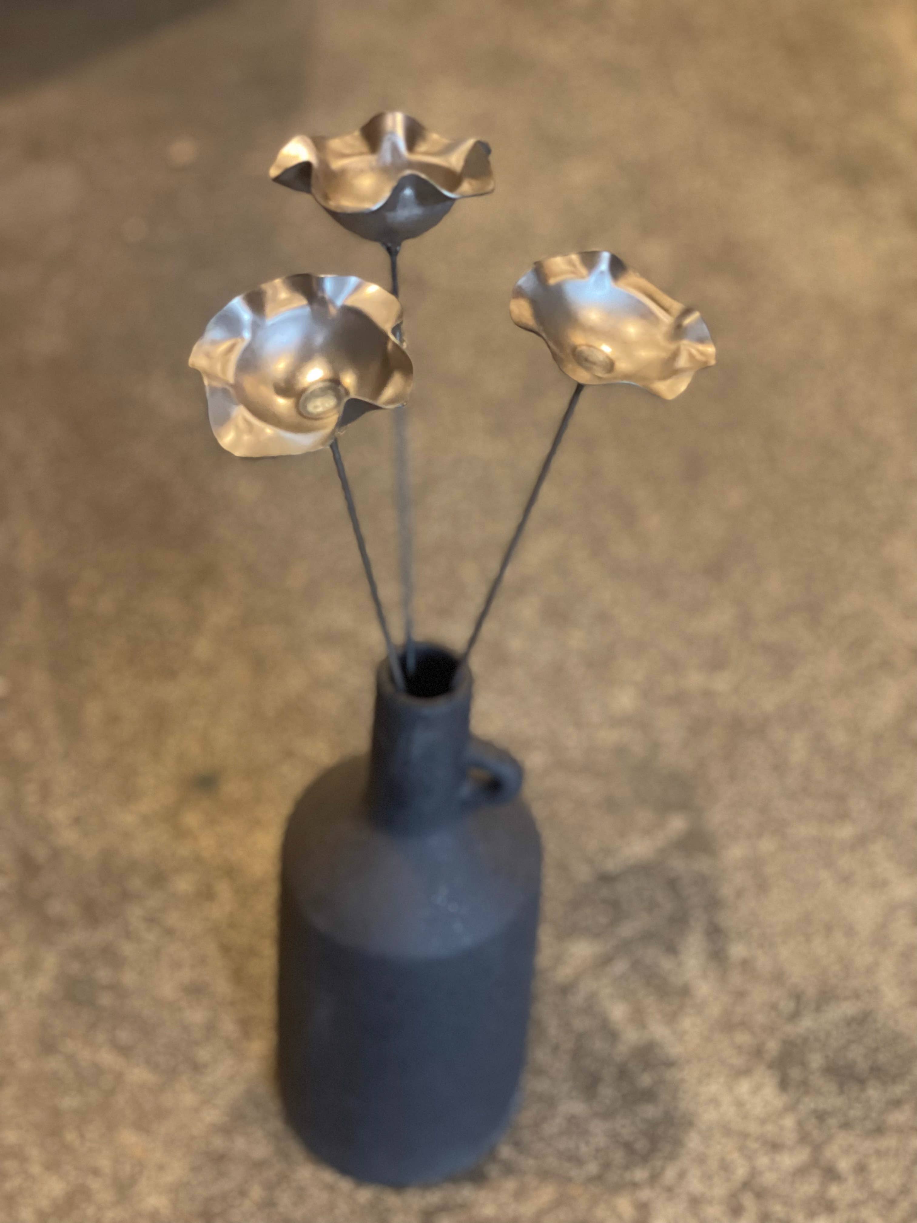 608 The Factory - Wholesale Garden/Lawn Stake - Metal Ribbon Pollinator Cup Flower Set of 24 Flowers 10