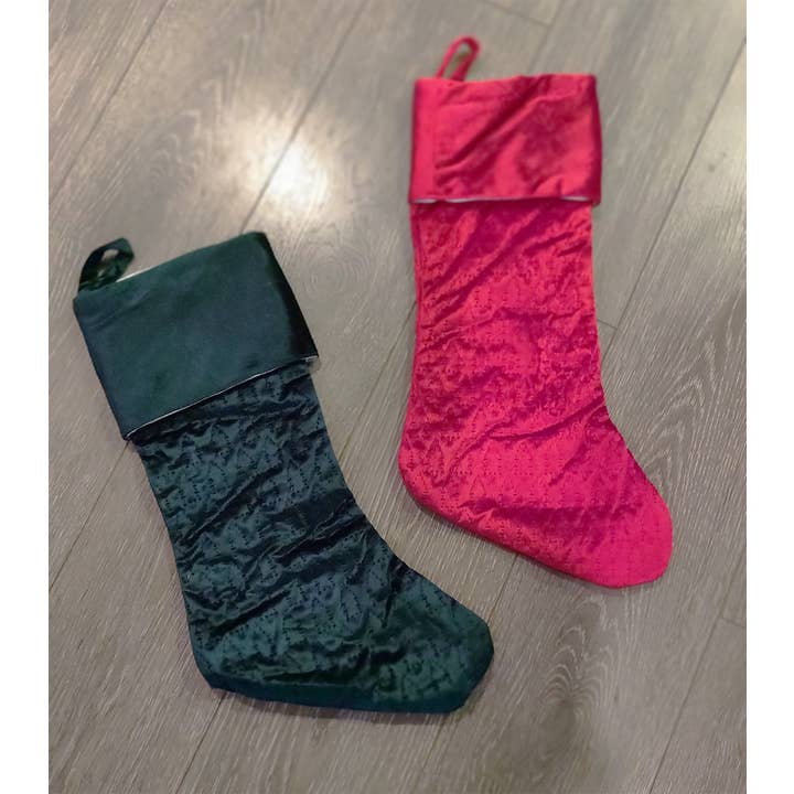 Fennco Styles – wholesale Julstrumpa – Rödgrön klassisk julstrumpa i sammetsträd
