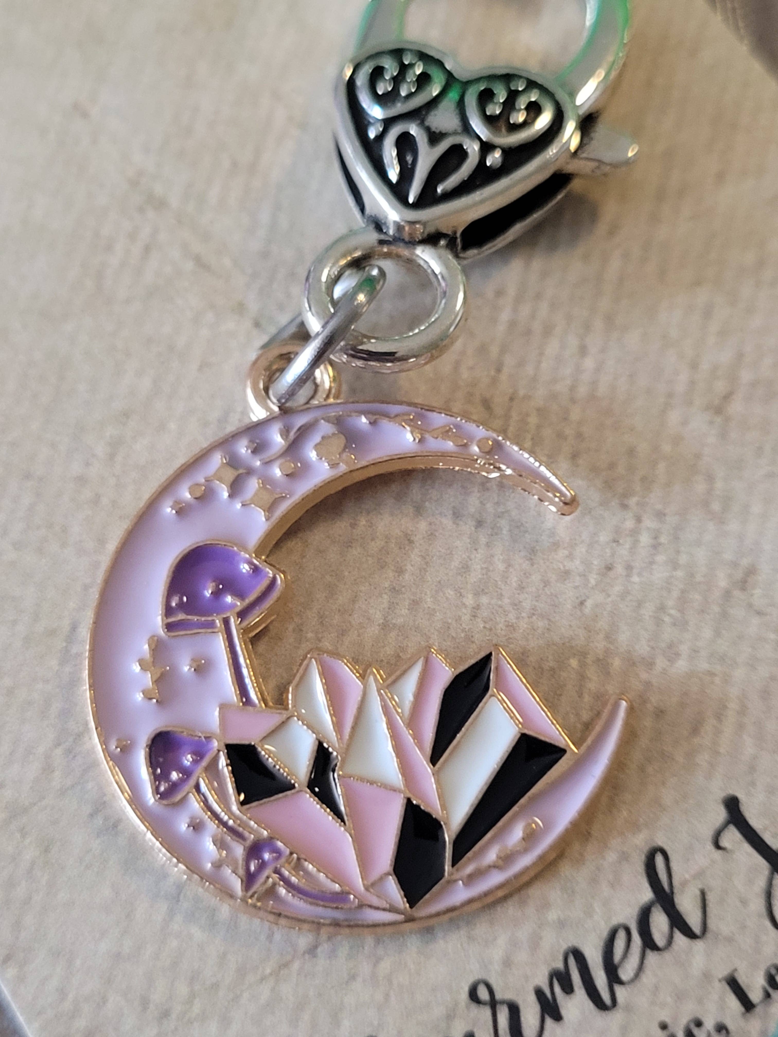 Con-Quest Crafts - Wholesale Individual Charm/Pendant - Witches, Black Cats, Magical and Spooky Accessories10