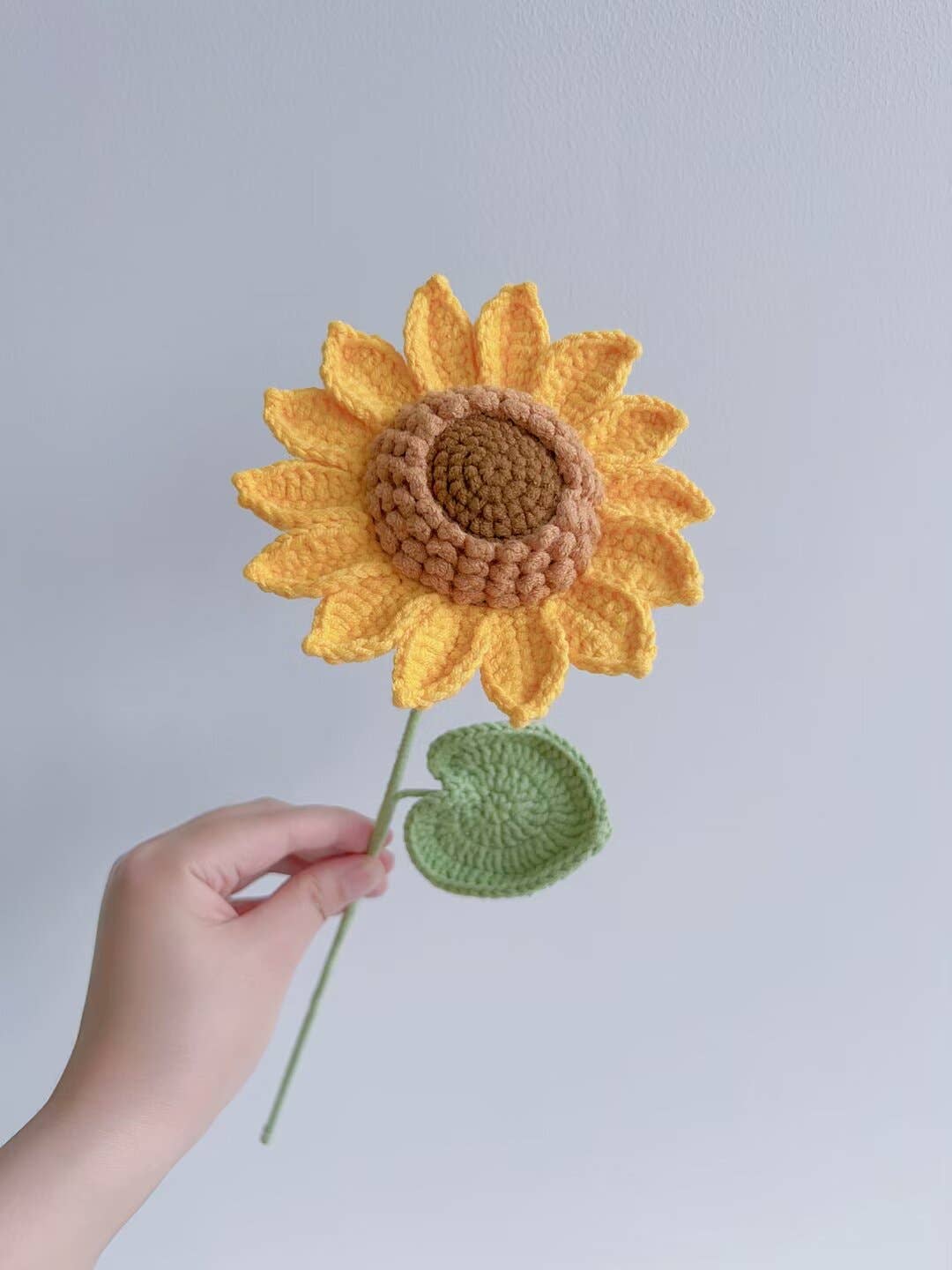 Lilyrosy（Duty free) – Flores artificiais por atacado – Decoração de girassóis de crochê Lilyrosy em camada única, para festas0