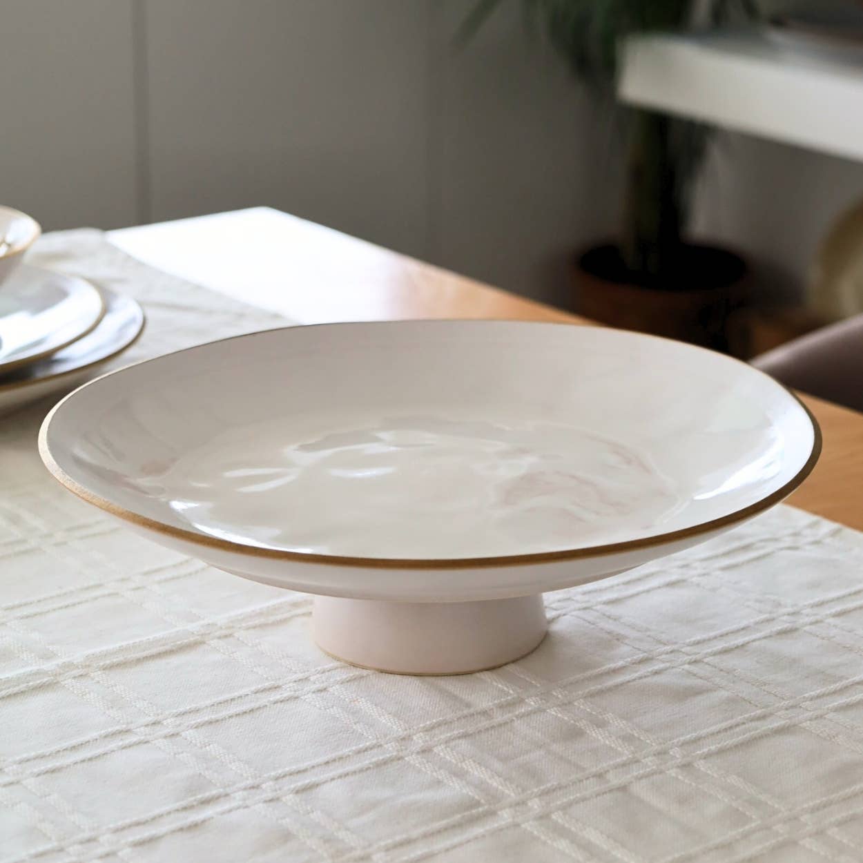 Nosse Ceramics - Wholesale Cake Stand - Cakestand (32 cm) - Edge Ivory Gold0