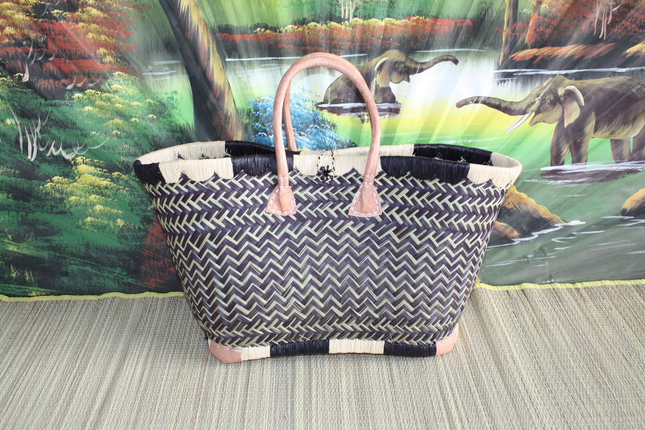 Boutique Huléti - Wholesale Beach Bag - Shopping tote bag - MADAGASCAR BASKET - Black & Natural - Black & Natural - Hand Braided - 3 sizes to choose from - market beach wicker straw6