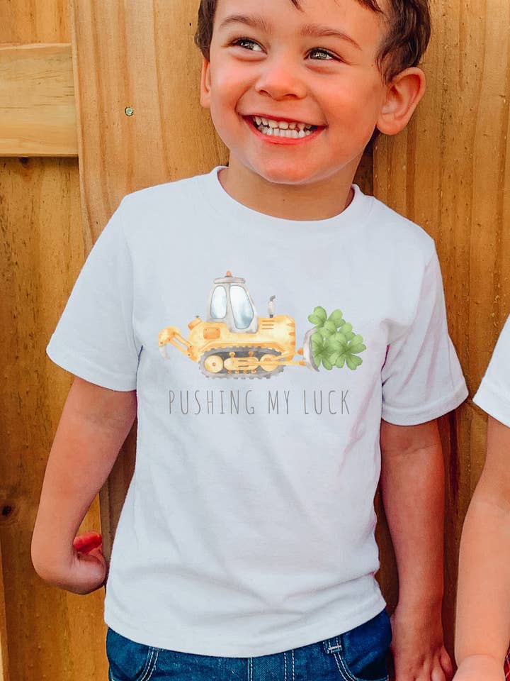 Painted Skies - Vente T-shirt sérigraphié – enfant - T-shirt pour tout-petit garçon Pushing My Luck Tractor de la Saint-Patrick0