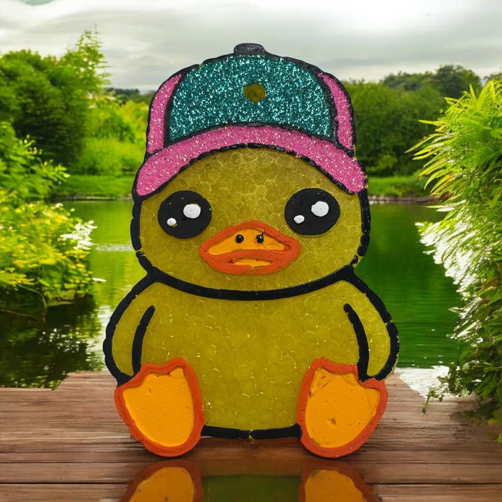 Canard avec chapeau de camionneur pour la vente par Painted Feather Scents