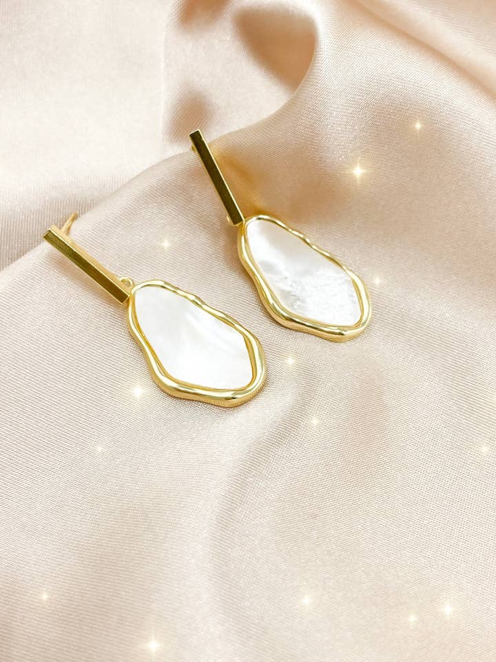 Mother Of Pearl Bar oorbellen voor wholesale door True Warrior Jewelry