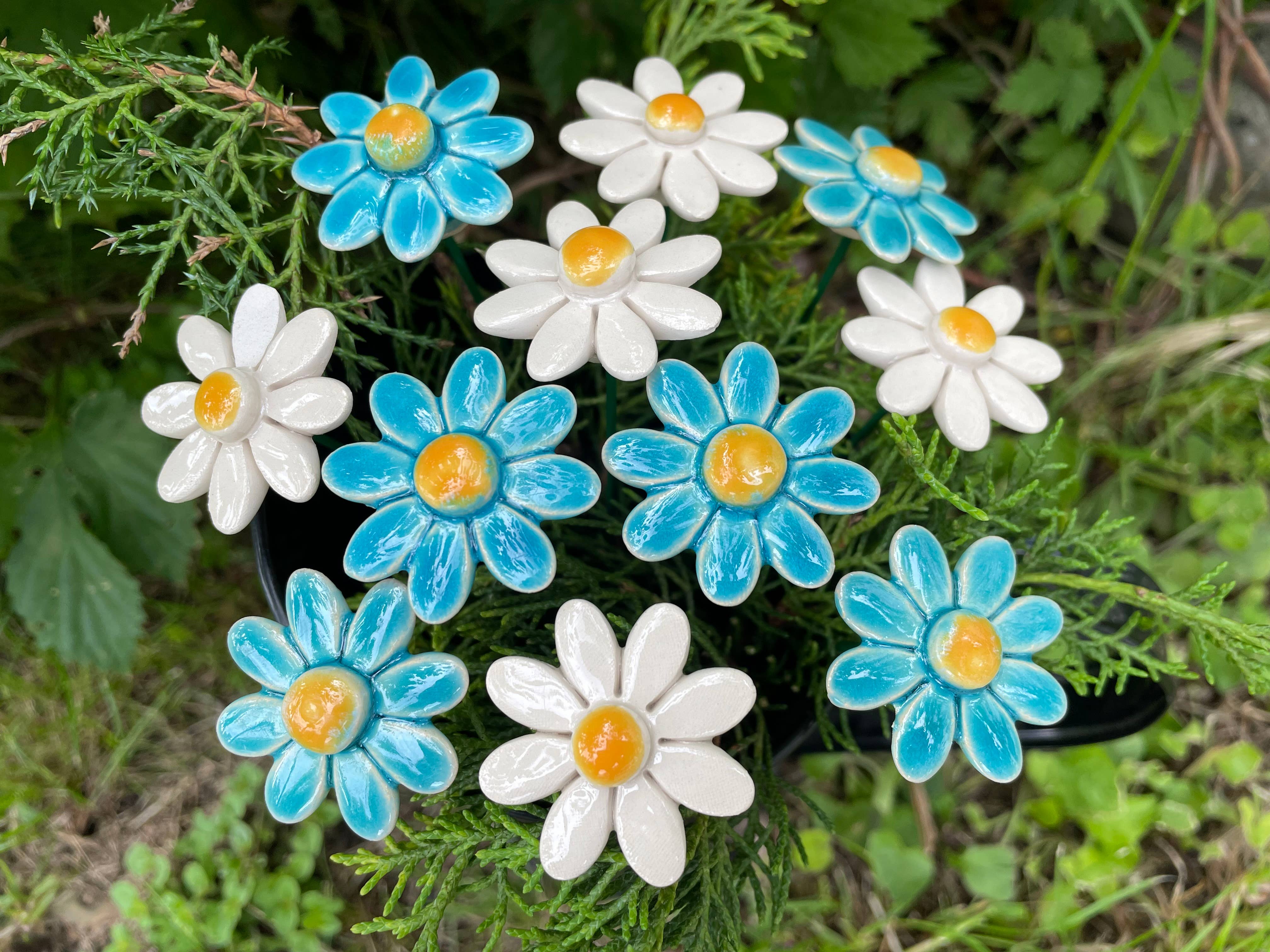 Pannonhem AB. - Wholesale Artificial Flowers - Ceramic Flower Daisy/small, Plant stake,Daisy on stem21