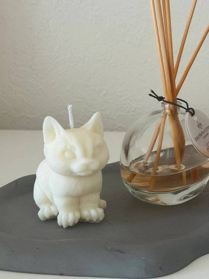 Vegan candle in cat shape for wholesale by IrinisCandles
