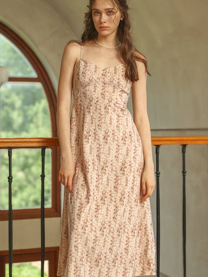 RP2541 - Dunkles Blumenkleid aus weichem Cord in Midilänge für den Großhandel von ROSIE POSIE