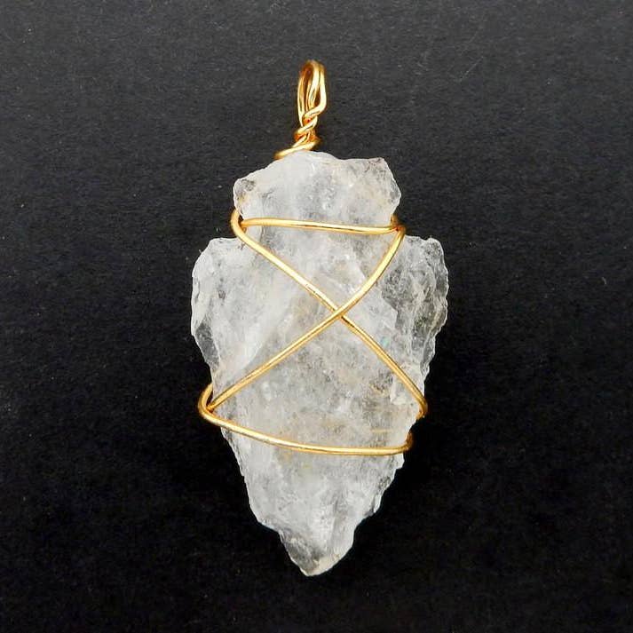 Rock Paradise – wholesale Individual charm/pendant – Crystal Quartz Arrowhead Pendant Wire Wrapped Gold Tone Arro1