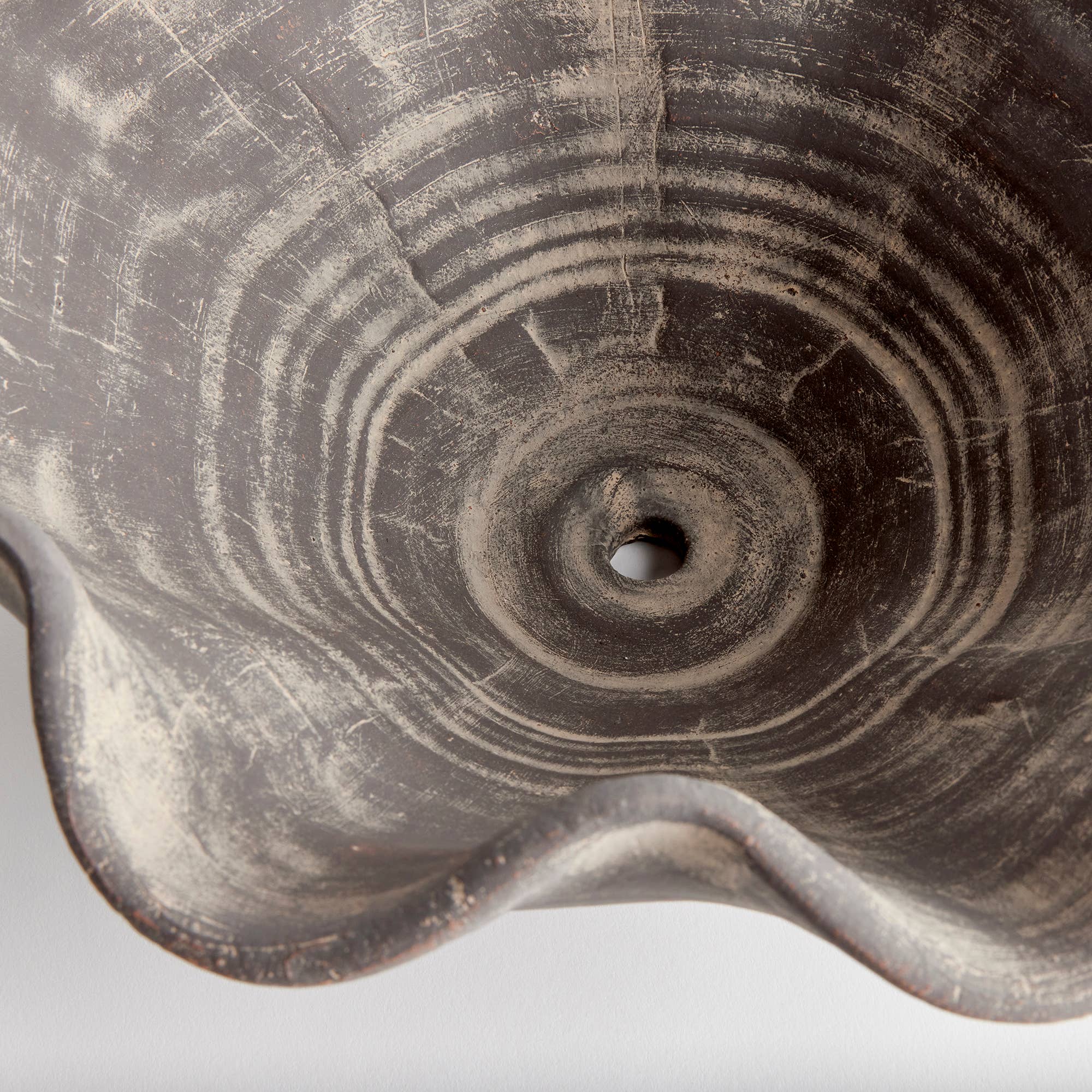 Gris Pot Wiley #10 fait main Wakefield, gris en vente sur Faire2