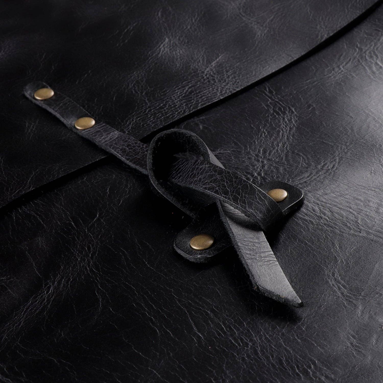 Londo - Wholesale Laptop/Tablet Case - Women's - Londo Top Grain Leather MacBook Pro and Air 16 Inch, 14, 15.5, 15, 13 inch & iPad Pro 12.9 Case with Front Pocket & Flap Closure – Retro Vintage Laptop Bag8