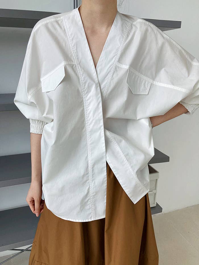 UZ Wholesale Store – Camisa com botões no colarinho – Mulher por atacado – Blusas de manga de asa de morcego na moda cor sólida com decote em V0