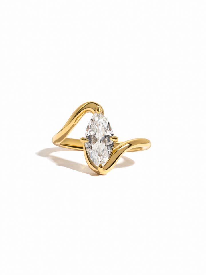 Bague Tourbillon Marquise pour la vente par Sami Jewels