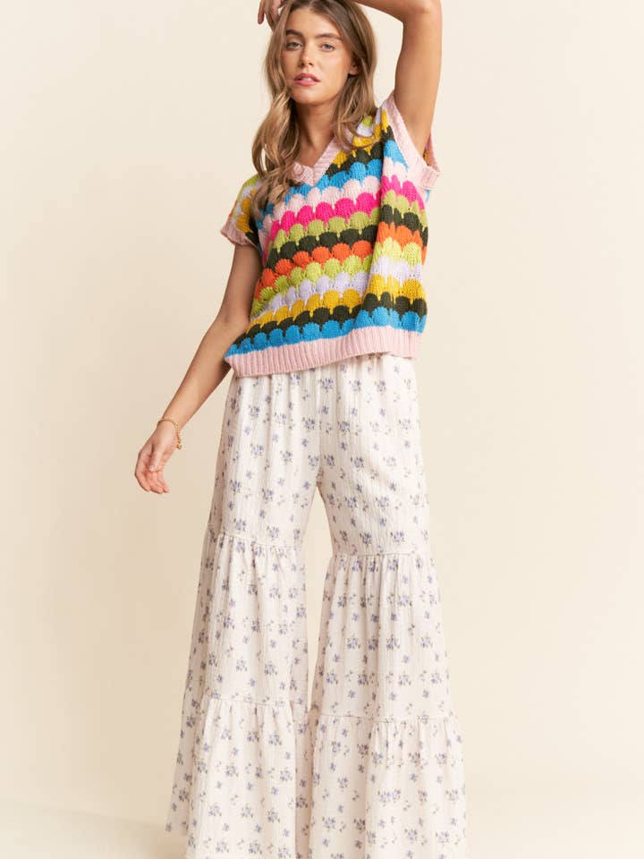 Stickad väst med flerfärgat fiskfjällsmönster för wholesale av J.NNA