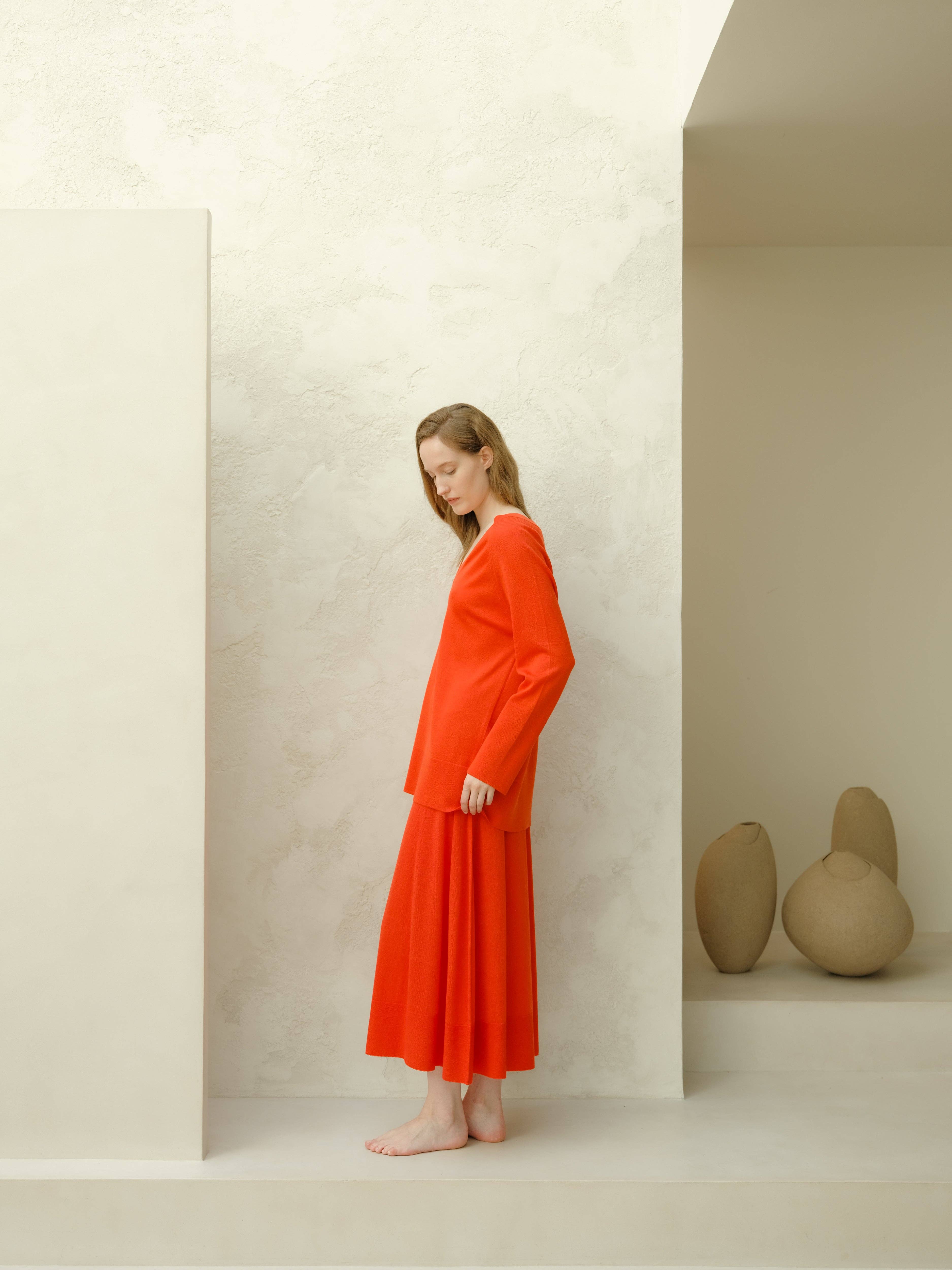 Lèmme - Wholesale Tunic Sweater - Women's - V-neck extra fine merino wool maxi sweater5