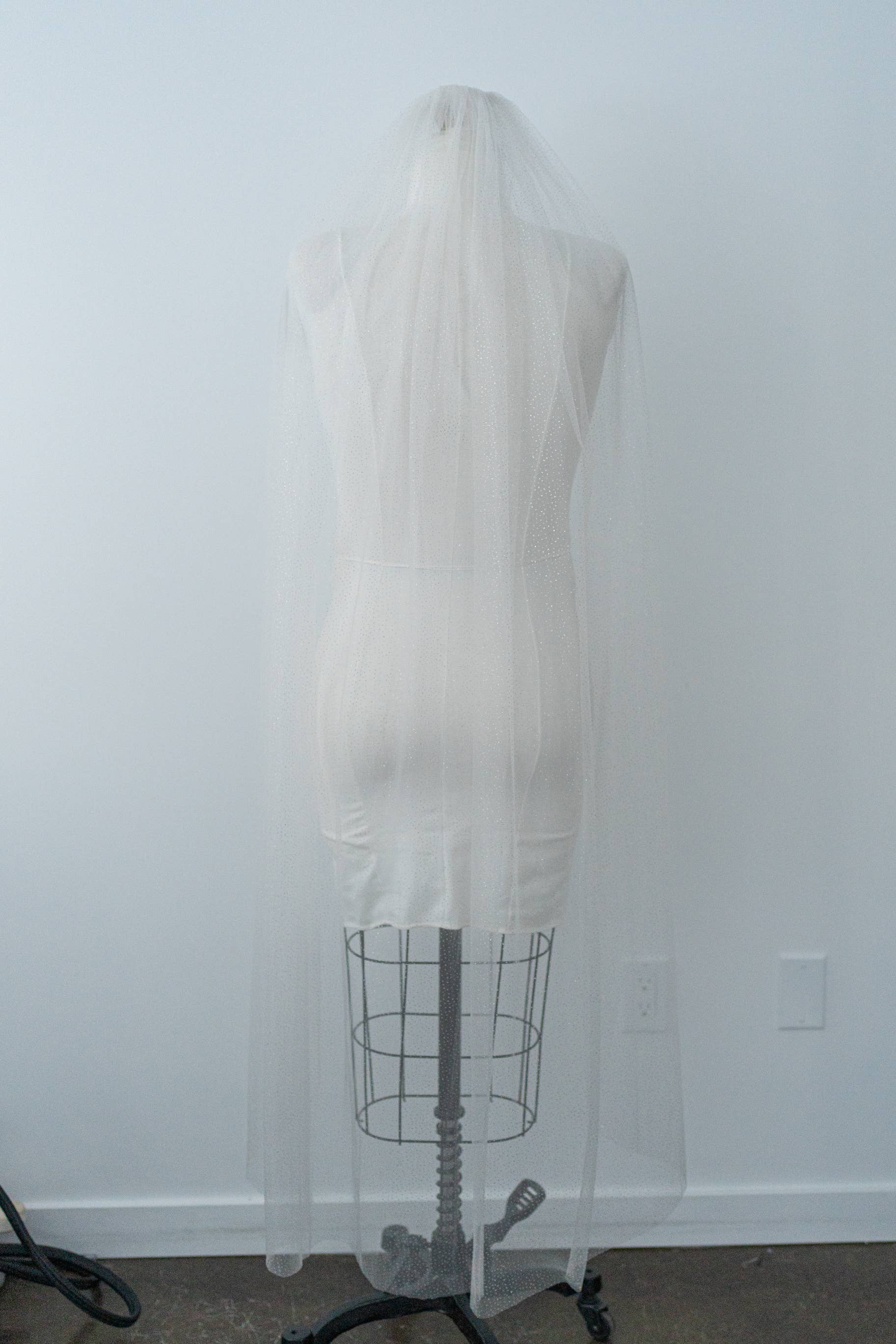 Brides and Belts - Wholesale Veil - Women's - Glitter Veil with Comb3