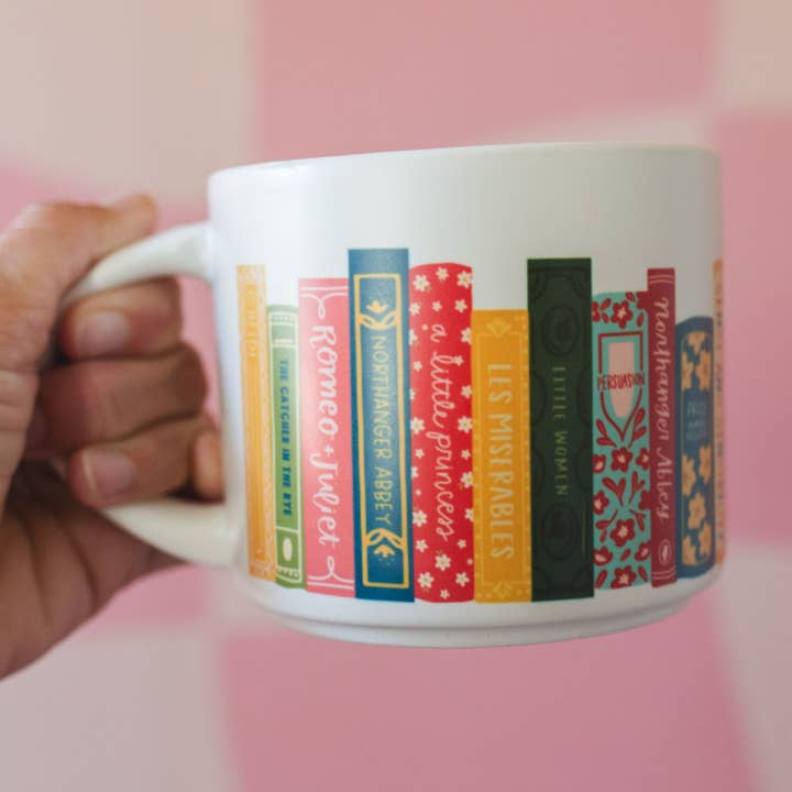 Grande tasse en céramique Livres classiques pour la vente par Pippi Post