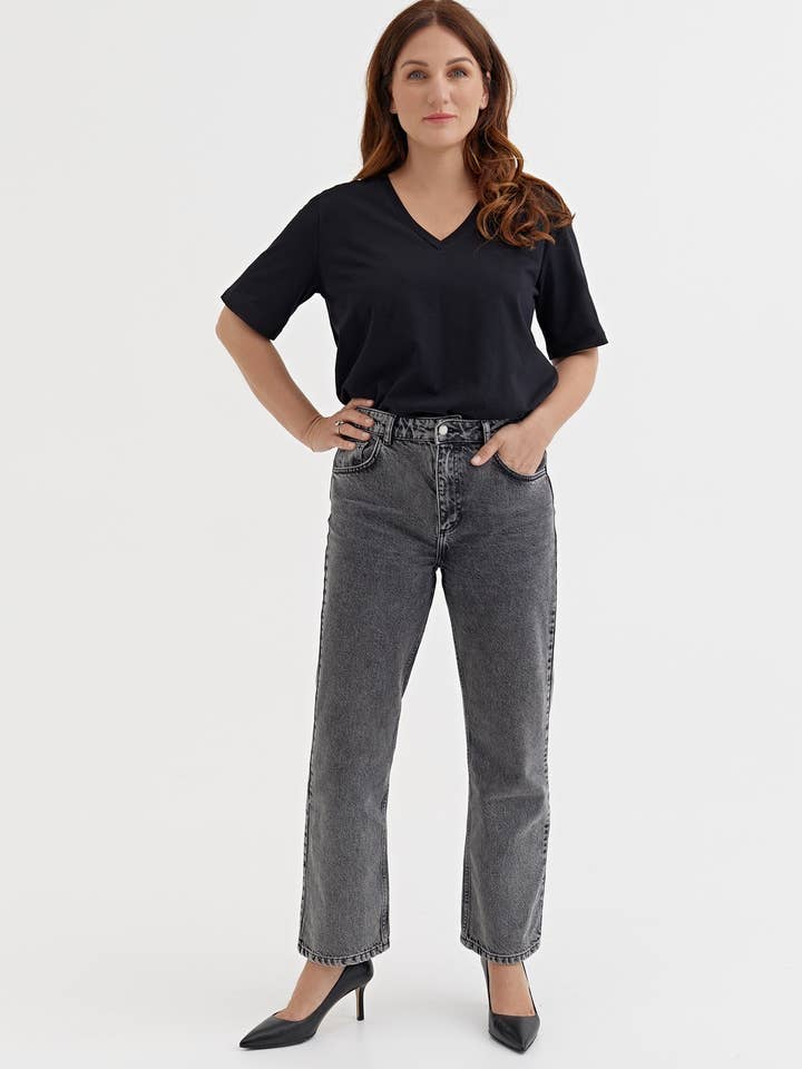 CAPSULE by Agnė Gilytė - Wholesale Jeans - Women's - Jeans 'LA PARISIENNE' | flattering slim fit gray8