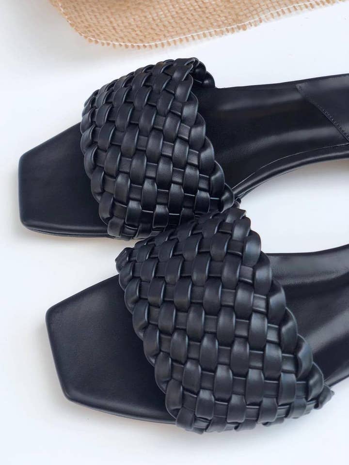 wally for wholesale by La vie