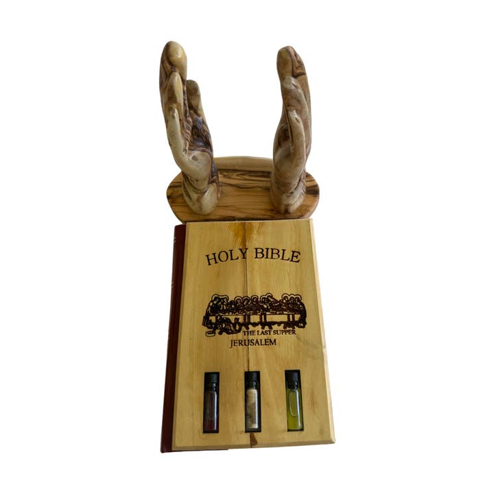 Bible à couverture en bois d'olivier pour la vente par Holy Land Cradle