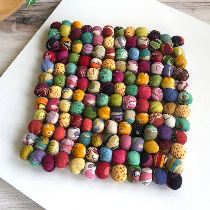 Dessous de plat Sari Home pour la vente par WorldFinds