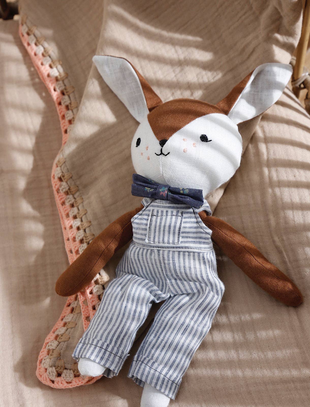 2 Stories – Engroshandel Plyslegetøj - Børn og baby – BAMBI BOY krammedyr, dukke, blød bamse1